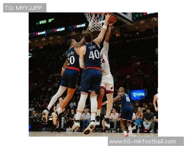 德里克怀特状态回暖却失绝杀三分20投7中贡献18分5篮板7助攻